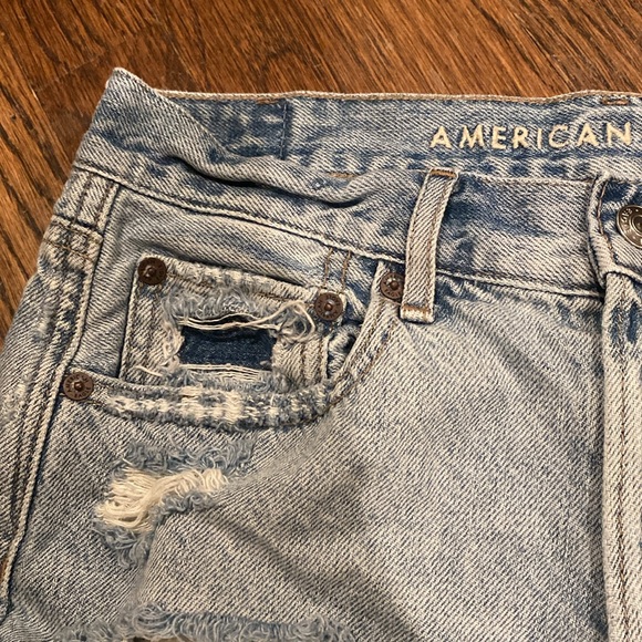 American Eagle Ripped/Distressed Jean Shorts Size 4 - Picture 5 of 9